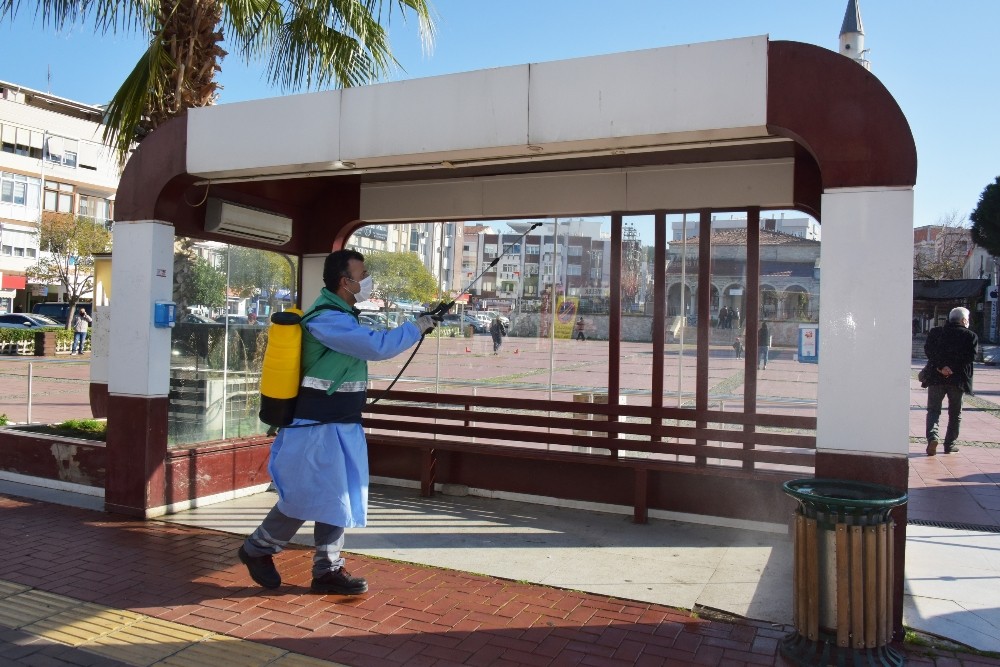 Aliağa’da ortak kullanım alanları dezenfekte ediliyor