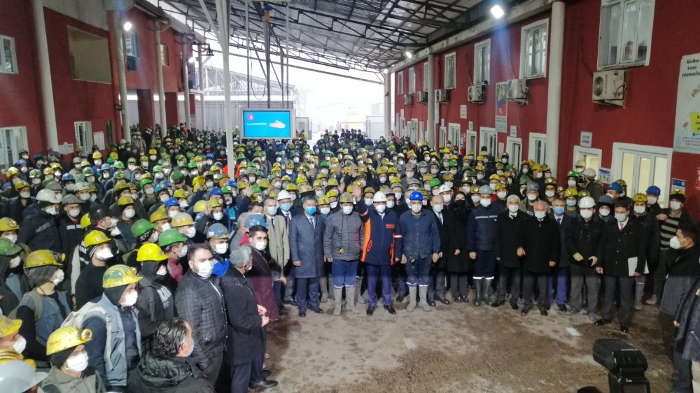 Bakan Dönmez: “Bana göre kömürün karası altının parasından daha değerli”