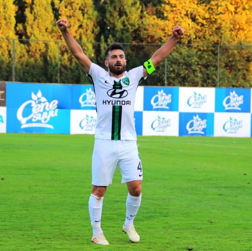 Burak Süleyman kiralık olarak Kocaelispor’a döndü