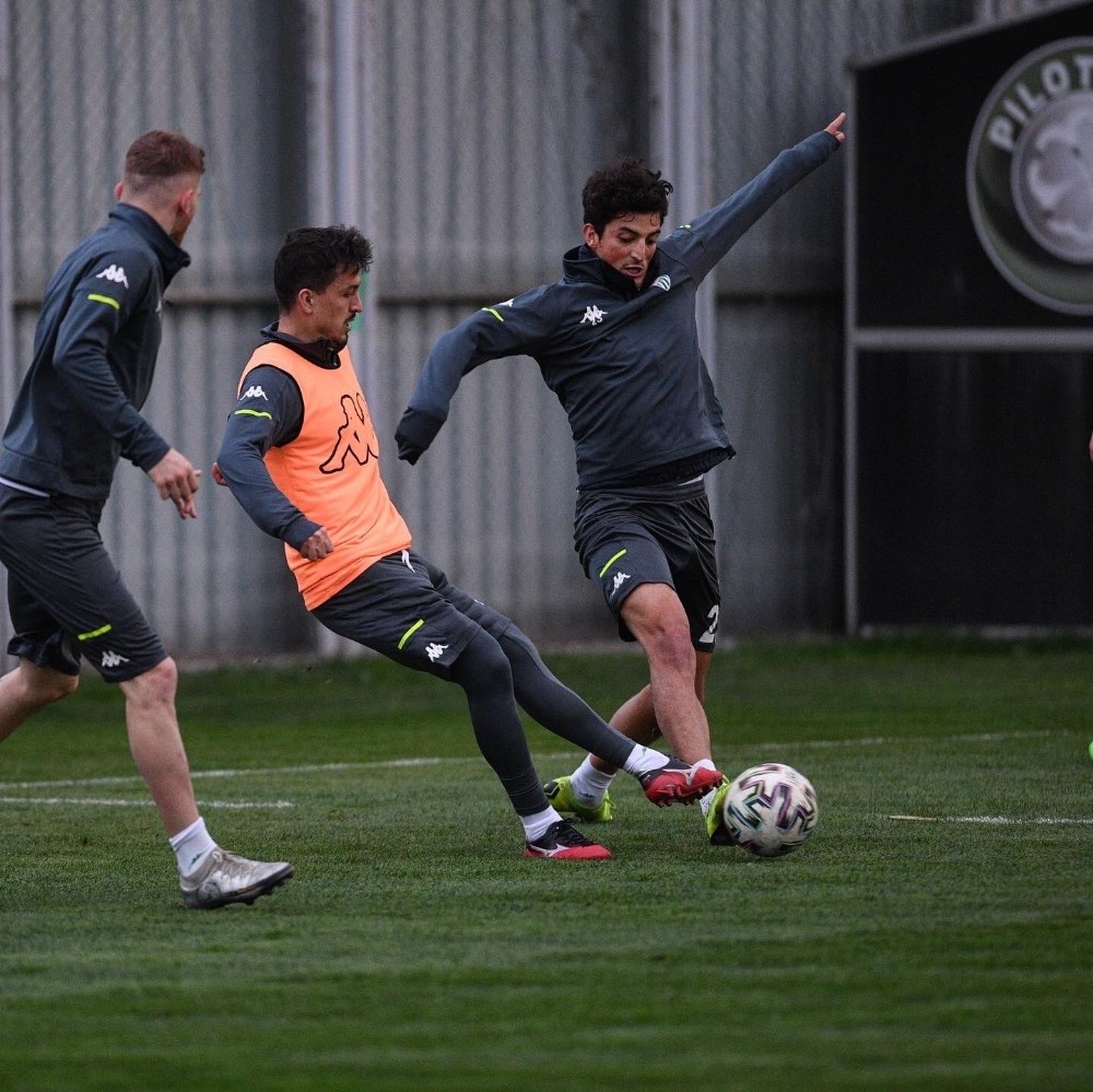 Bursaspor günü çift antrenmanla tamamladı