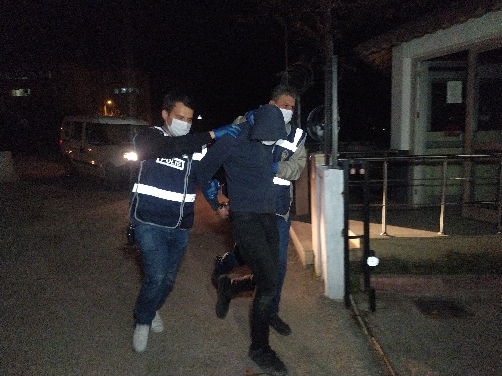 Çalıntı araçla kaçan şahıs ormanlık alanda saklanırken yakalandı