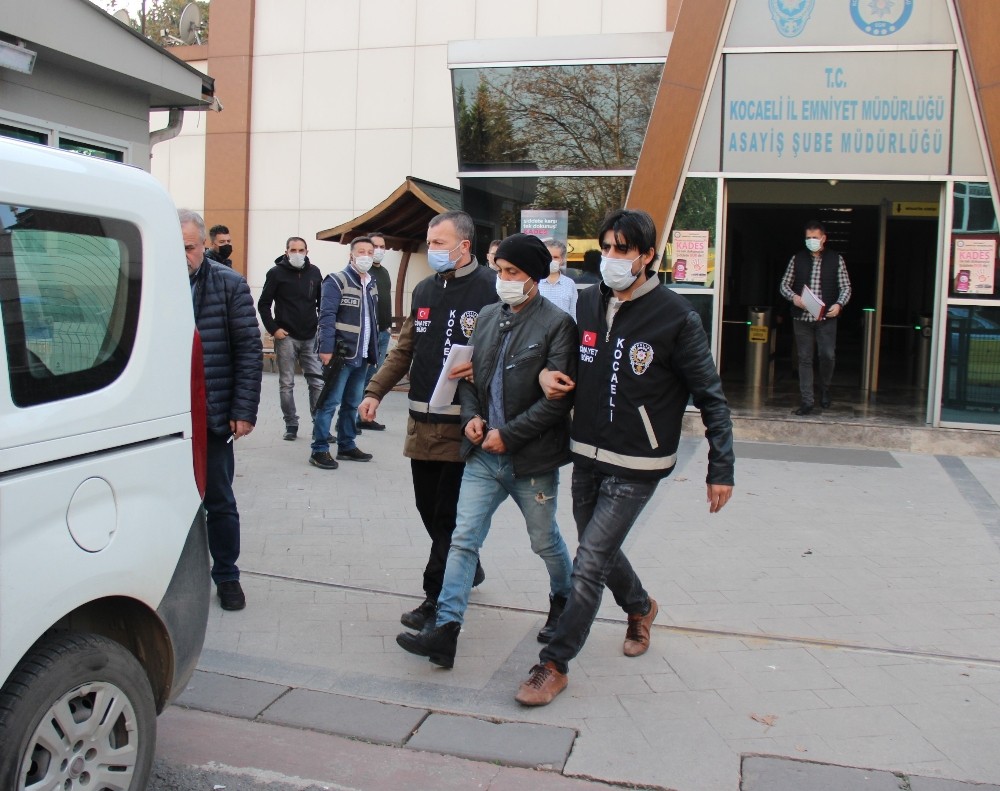 Çocuklarının gözü önünde eski eşini öldüren şahıs tutuklandı