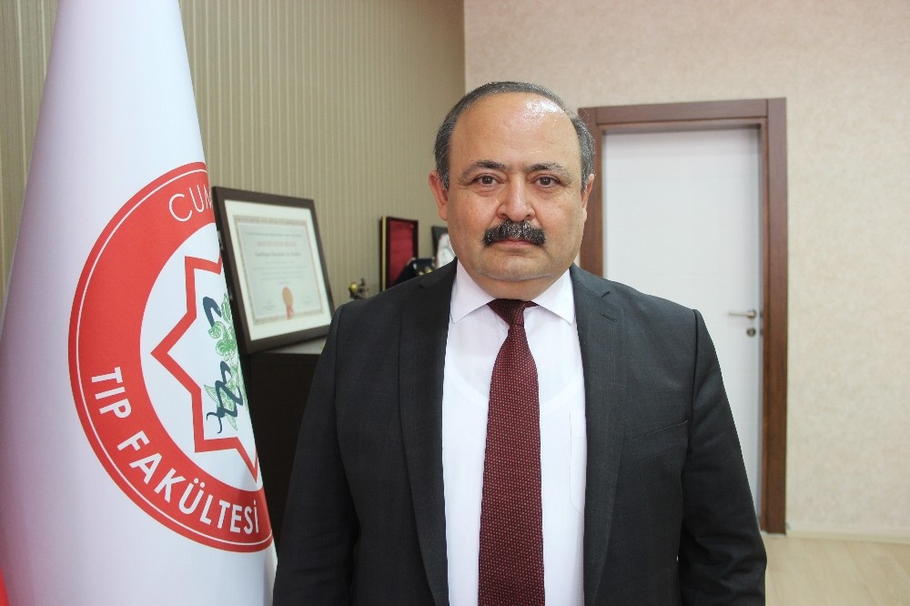 Covid-19 tedavisi gören dekan ambulans helikopterle Ankara’ya sevk edildi