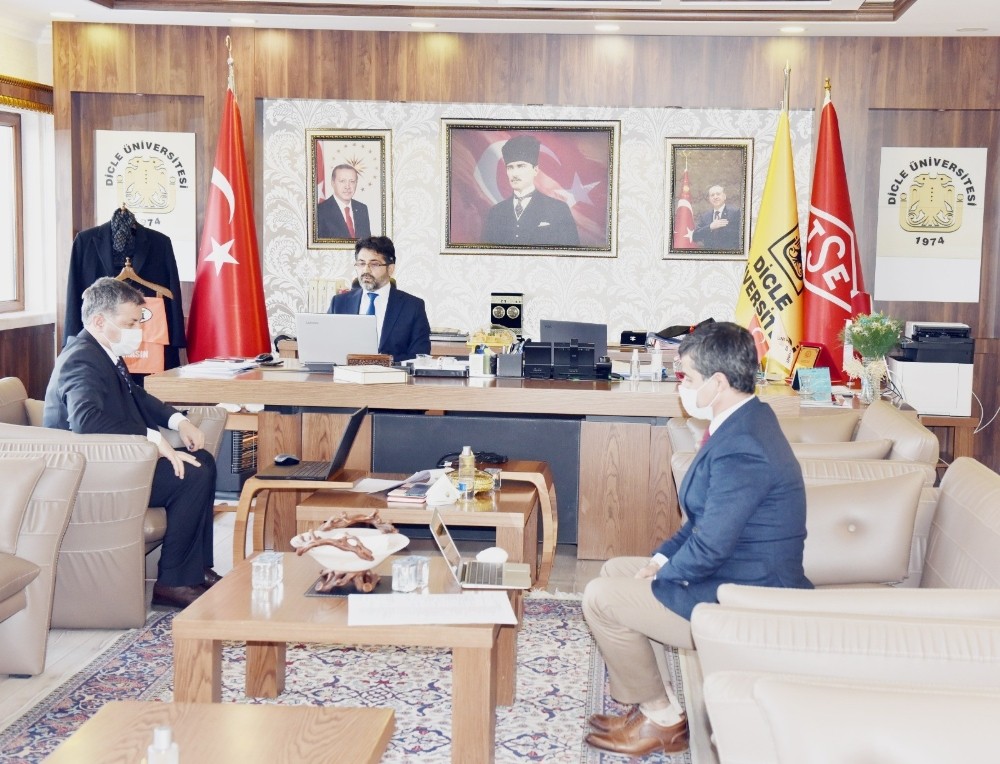 DÜ 2021 program hedefleri toplantısı online olarak yapıldı