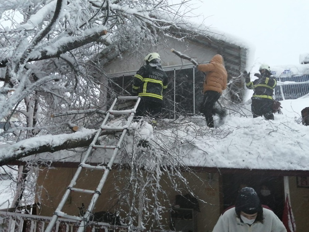 Düzce itfaiye görevden göreve koştu
