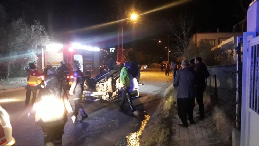 Ehliyetsiz sürücü araçla takla attı