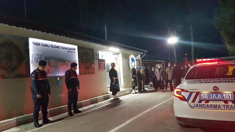 Hakkari’de şehit düşen Gedik’in naaşı Sakarya’ya getirildi