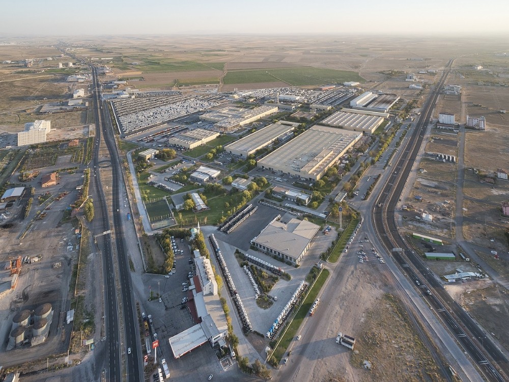 Mercedes-Benz Türk’ten 1 milyar euroluk ihracat