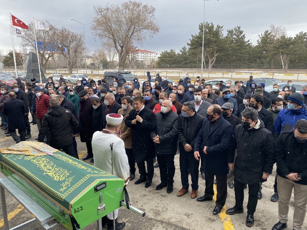 MHP Genel Başkan Yardımcısı Aydın’ın annesi son yolculuğuna uğurlandı