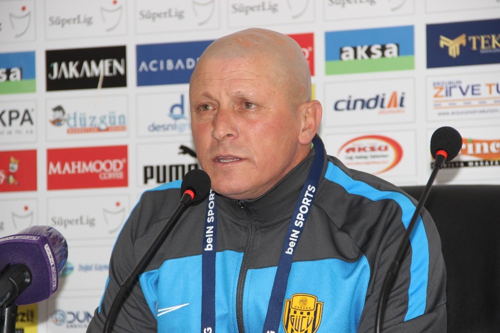 Necati Erkmen: “Çok üzgünüz, alt sıraları ilgilendiren önemli bir müsabakayı 1-0 kaybettik”