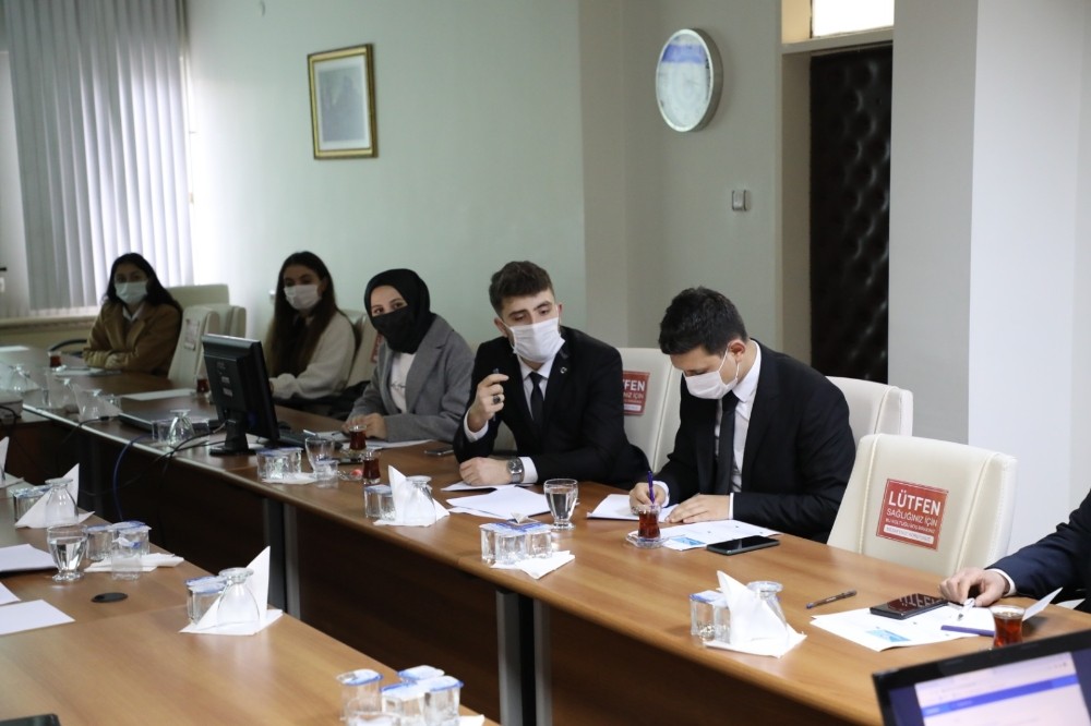 Rektör Uzun, Öğrenci Konseyi üyeleri ile bir araya geldi