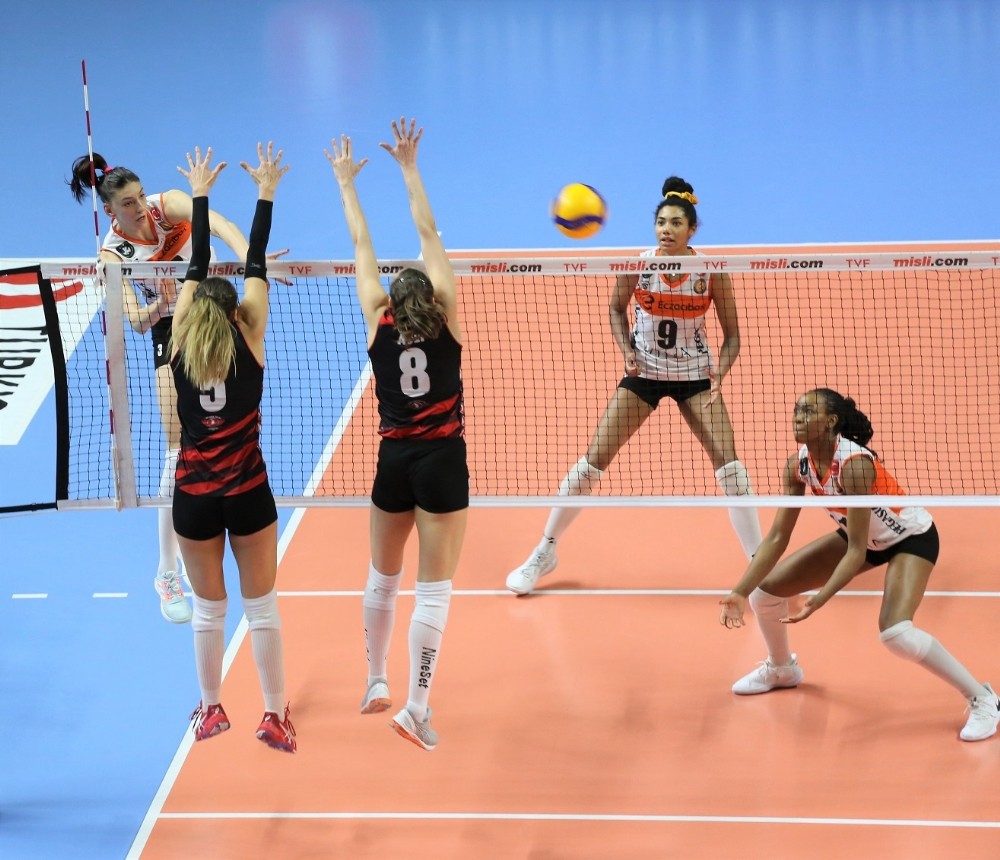 Sultanlar Ligi: THY: 1 – Eczacıbaşı VitrA: 3