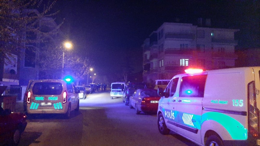 Tartıştığı eşini boğarak öldürdü