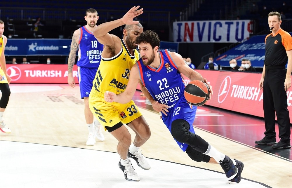 THY Euroleague: Anadolu Efes: 84 – ALBA Berlin: 76