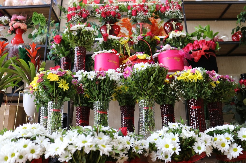 14 Şubat’ta çiçekçiler satışlardan umutlu, seradan gelen fiyatlardan şikayetçi