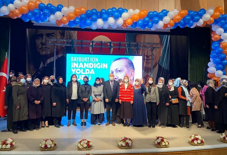 AK Parti Bayburt Kadın Kolları Başkanlığına Çil seçildi