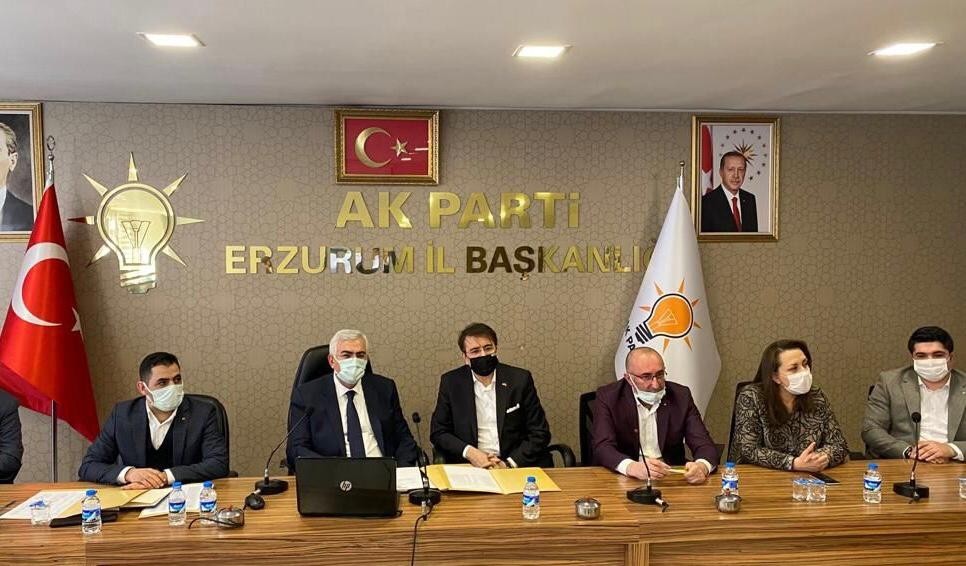 Ak Parti’de görev dağılımı yapıldı