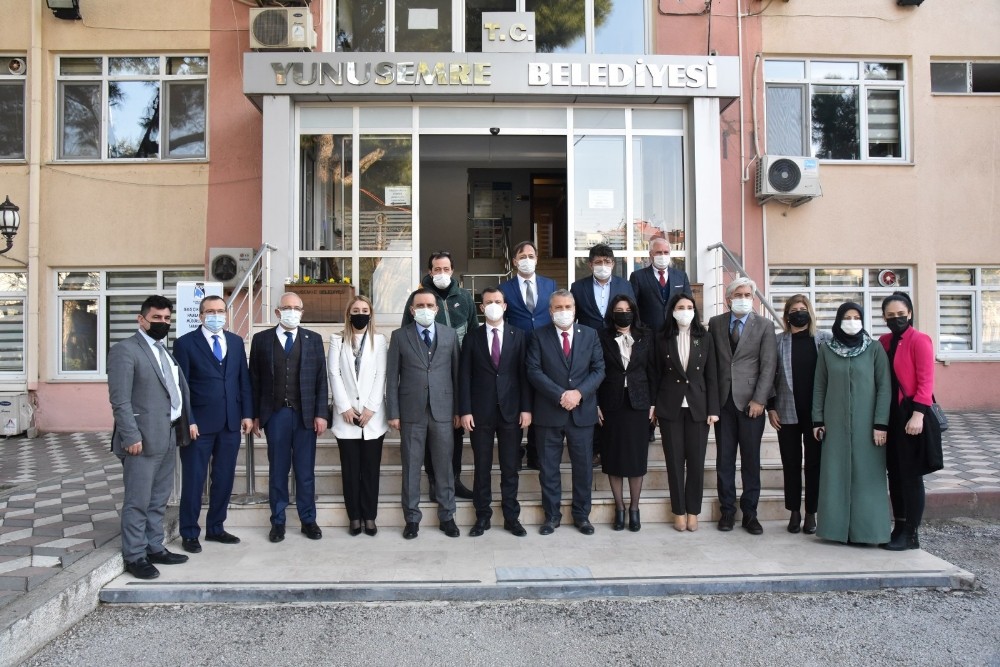 AK Parti’li Fatih Şahin Manisa’da temaslarda bulundu