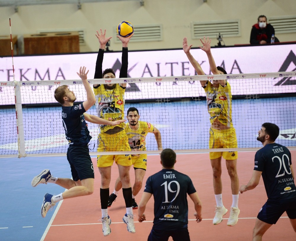 AXA Sigorta Efeler Ligi: Altekma: 3 – Arhavi Voleybol: 0