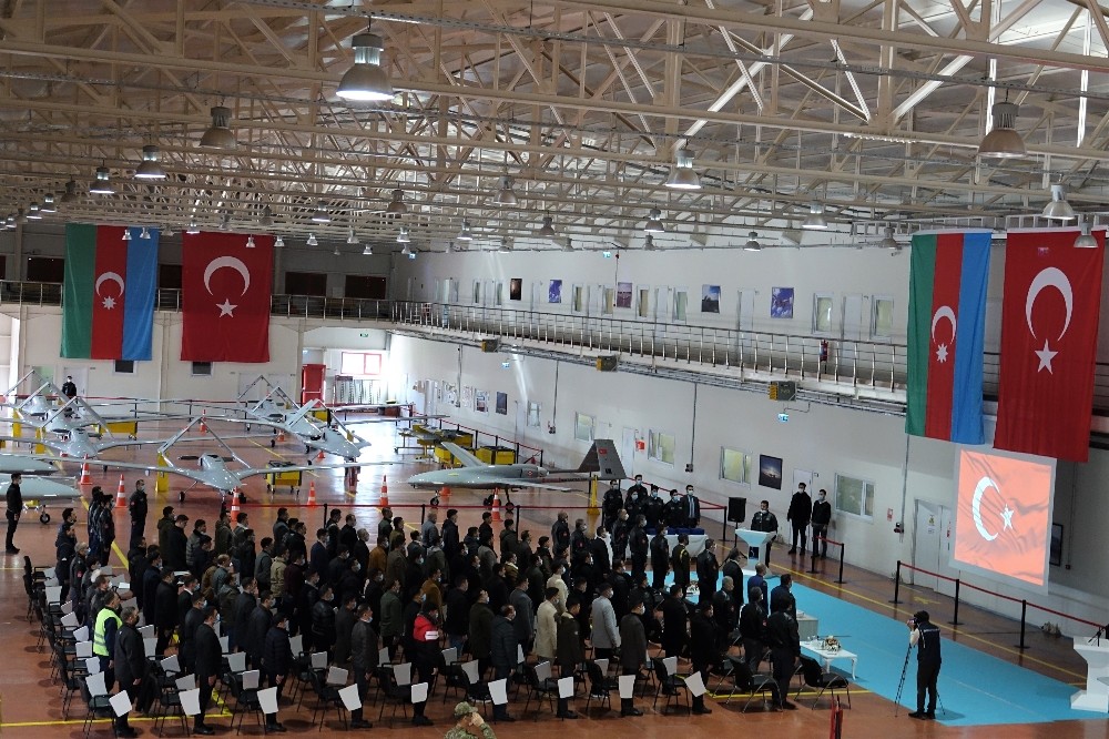 Azerbaycanlı askerler Bayraktar TB2 SİHA Operatörlüğü eğitimini tamamladı