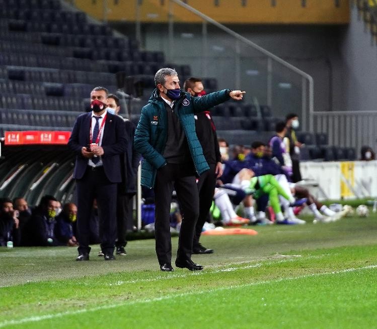 Başakşehir’de Aykut Kocaman yönetiminde ilk gol Fenerbahçe’ye