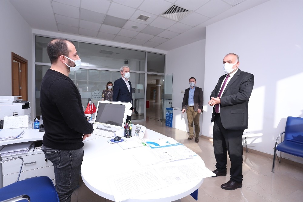 Başkan Sandıkçı: “Çalışanlarımızla, ilçe halkımızla kocaman bir aileyiz”