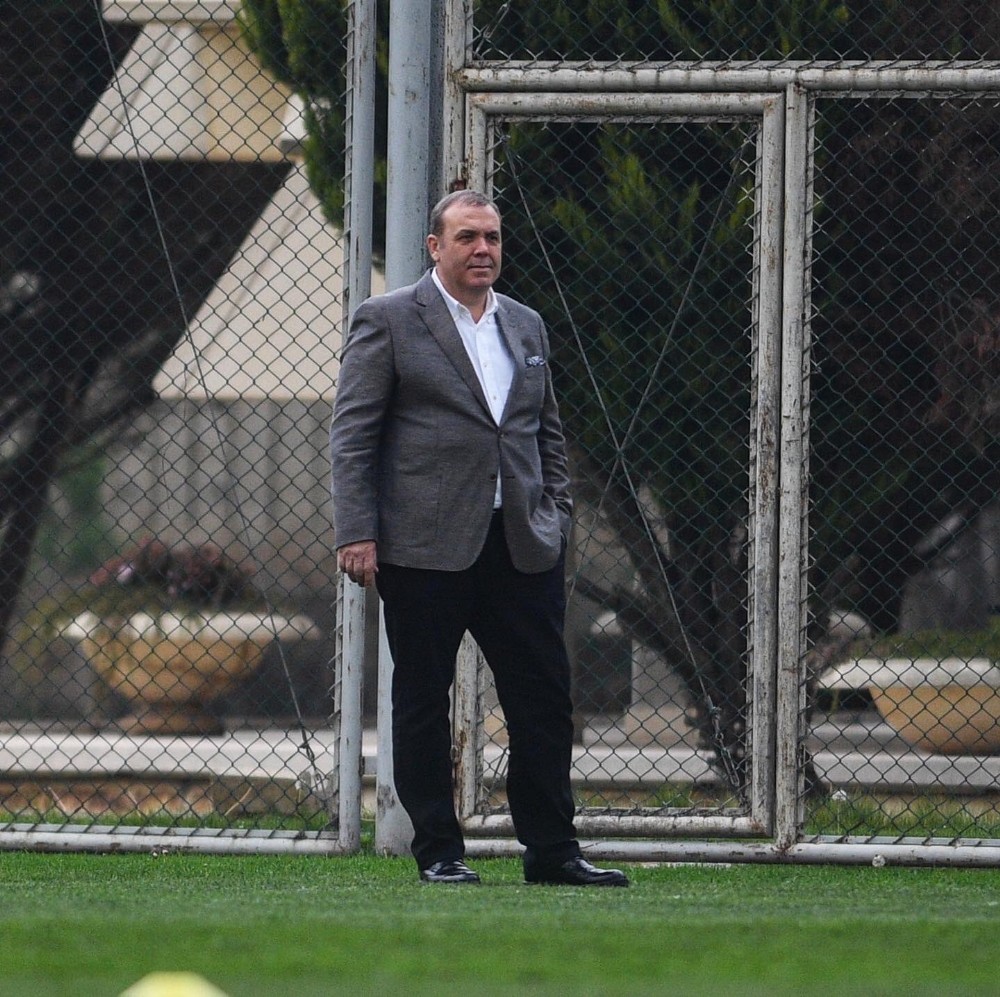 Bursaspor’daki elektrik krizini Başkan Erkan Kamat son anda çözdü