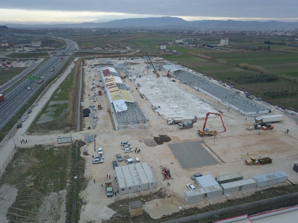 Büyükelçi Yörük’ten Türkiye tarafından Arnavutluk’ta inşa edilmekte olan hastaneye ziyaret