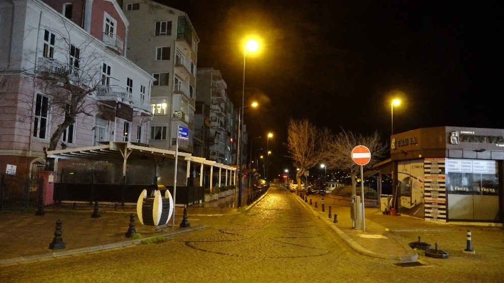 Çanakkale sokaklarında sessizlik hakim