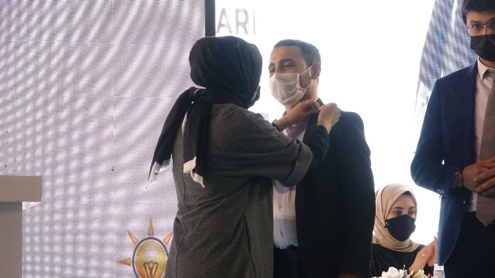 CHP’yi terör örgütü sempatizanlarına kucak açmakla suçladı, AK Parti’ye geçti