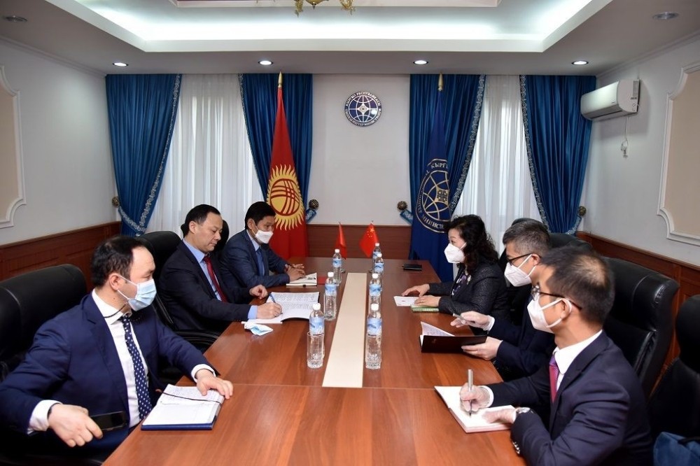 Çin, Kırgızistan’a bedava Covid-19 aşısı verecek