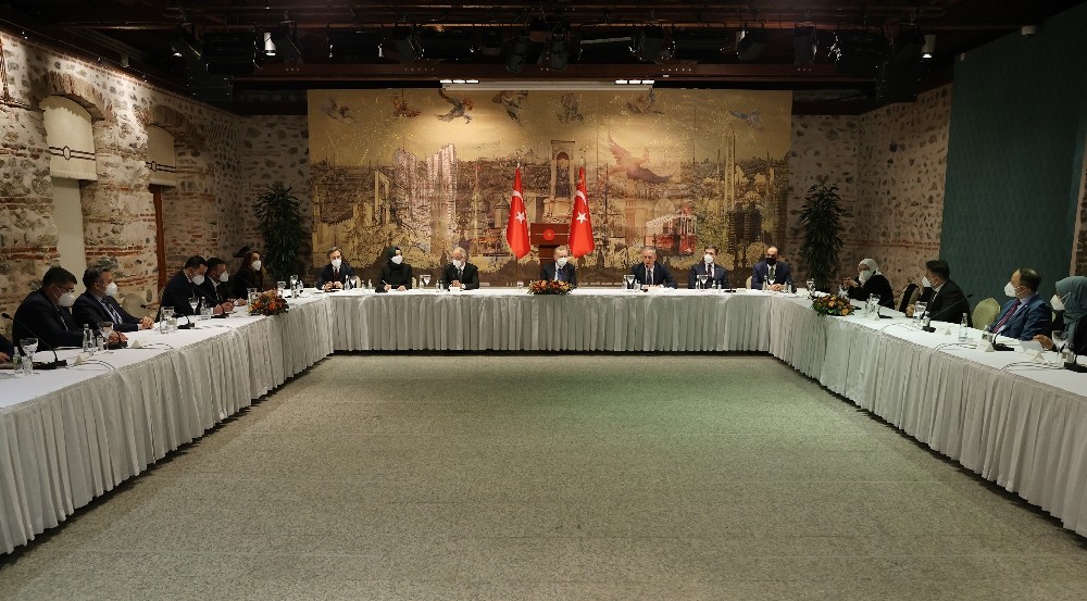 Cumhurbaşkanı Erdoğan: “Kendisini yenilemeyen, kadrolarını güncellemeyen statükoya mahkum olur”