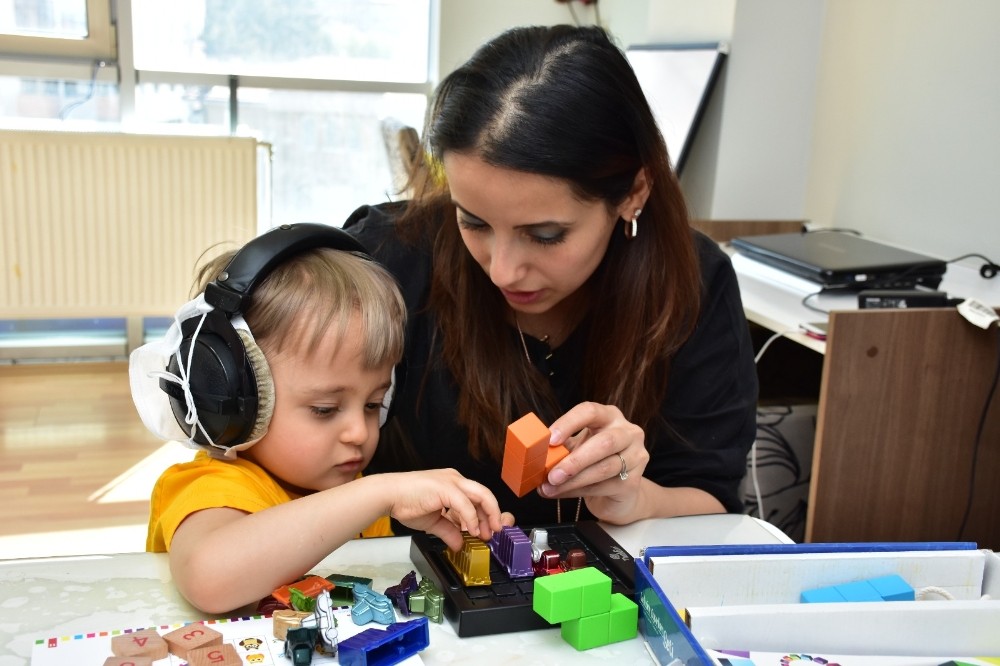 Dikkati ilaçsız geliştiriyor, beyni organize ediyor