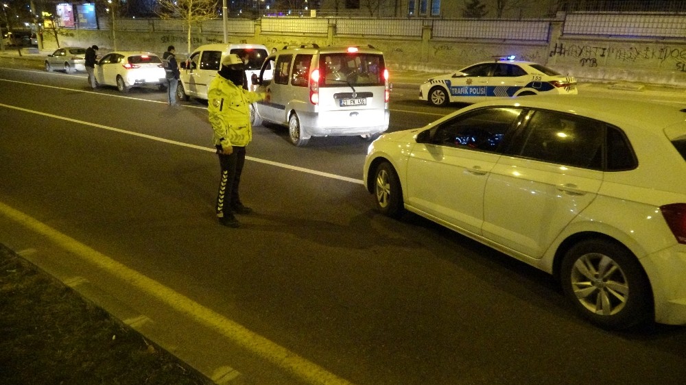 Diyarbakır’da 56 saatlik sokak kısıtlaması başladı