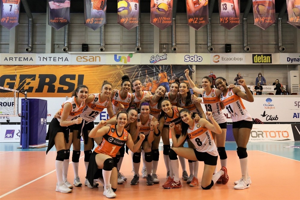 Eczacıbaşı VitrA, kupada yarı finalde