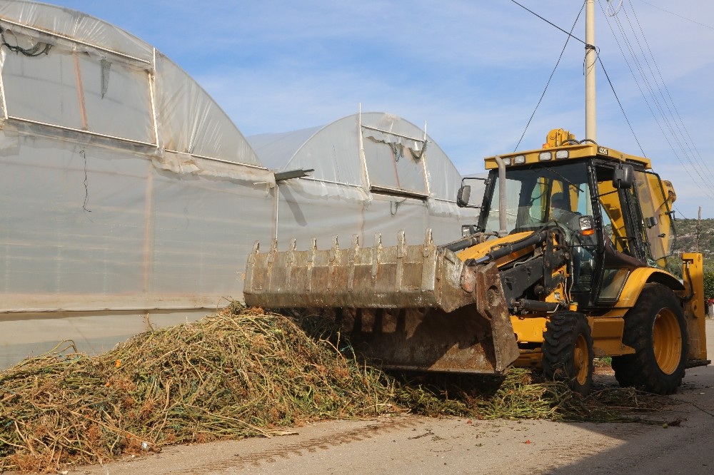 Erdemli Belediyesinden çiftçilere destek