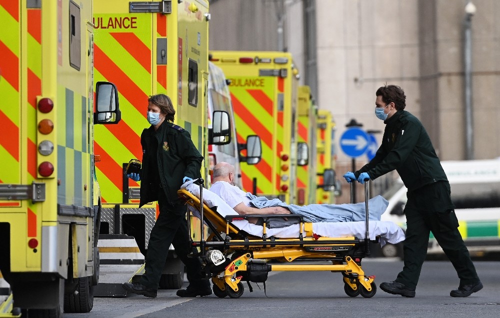 İngiltere’de son 24 saatte Covid-19’a bağlı 258 can kaybı