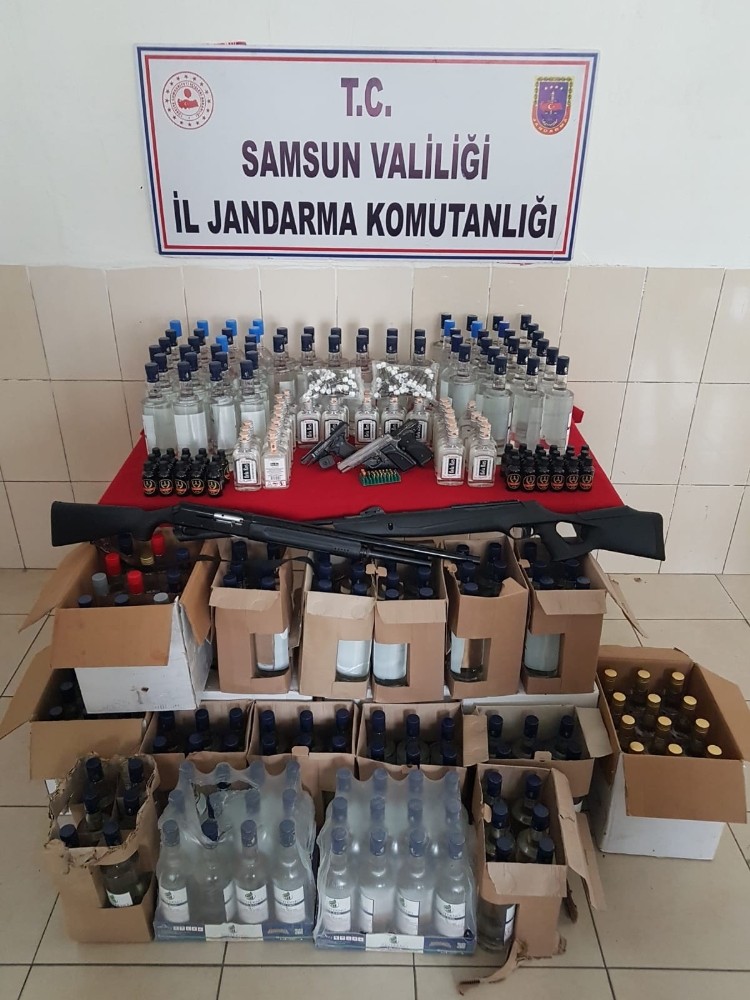 Jandarmadan kaçak içki operasyonu