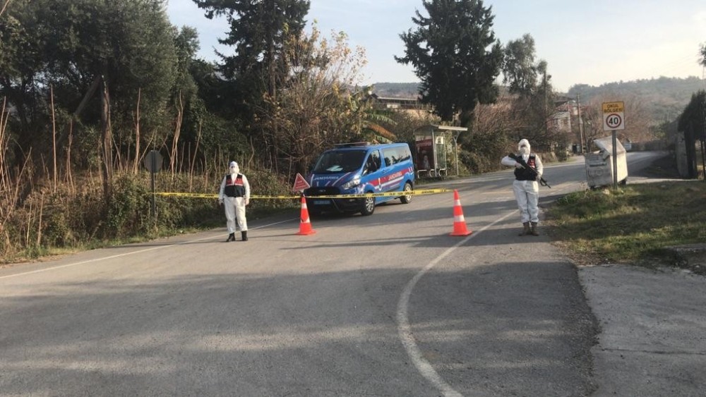 Kadınlar ekmek yaparken korona virüsü yaydı, mahalle karantinaya alındı