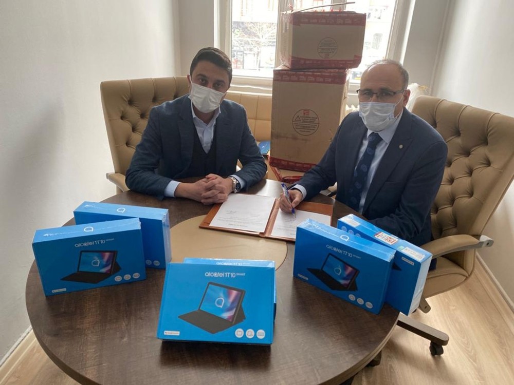 KATSO’dan öğrencilere klavyeli tablet desteği