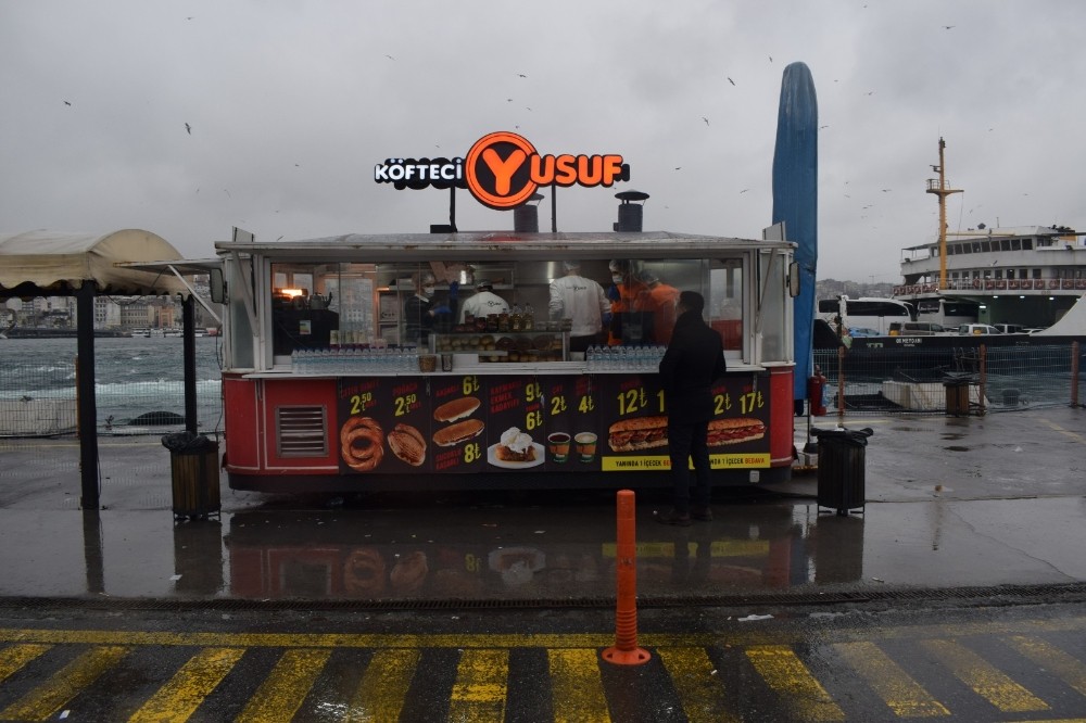Köfteci Yusuf İDO ve iskelelerde hizmete girdi