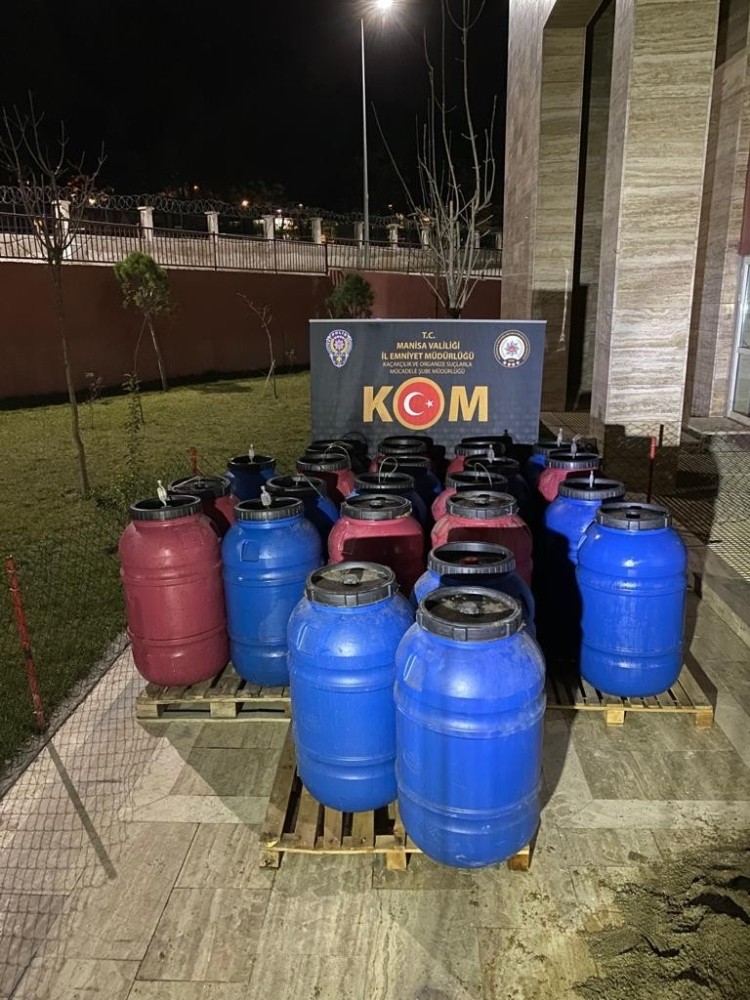 Manisa’da 3 ton sahte içki ele geçirildi