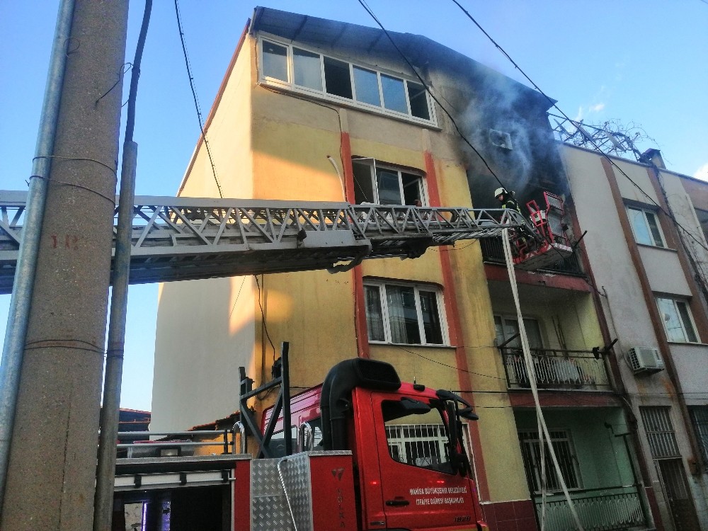 Manisa’da korkutan yangın
