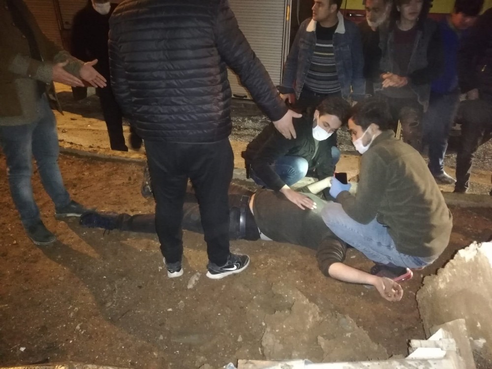 Mardin’de virajı alamayan araç devrildi: 1’i ağır 3 yaralı