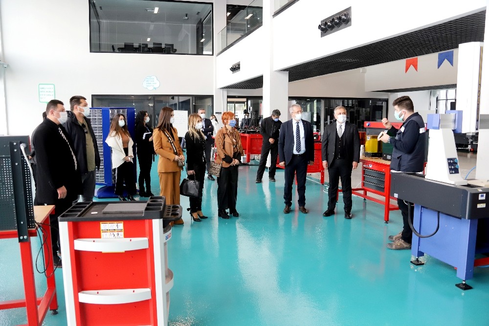 Mersin’deki ’Model Fabrika’ sanayicilerin ilgisini çekiyor