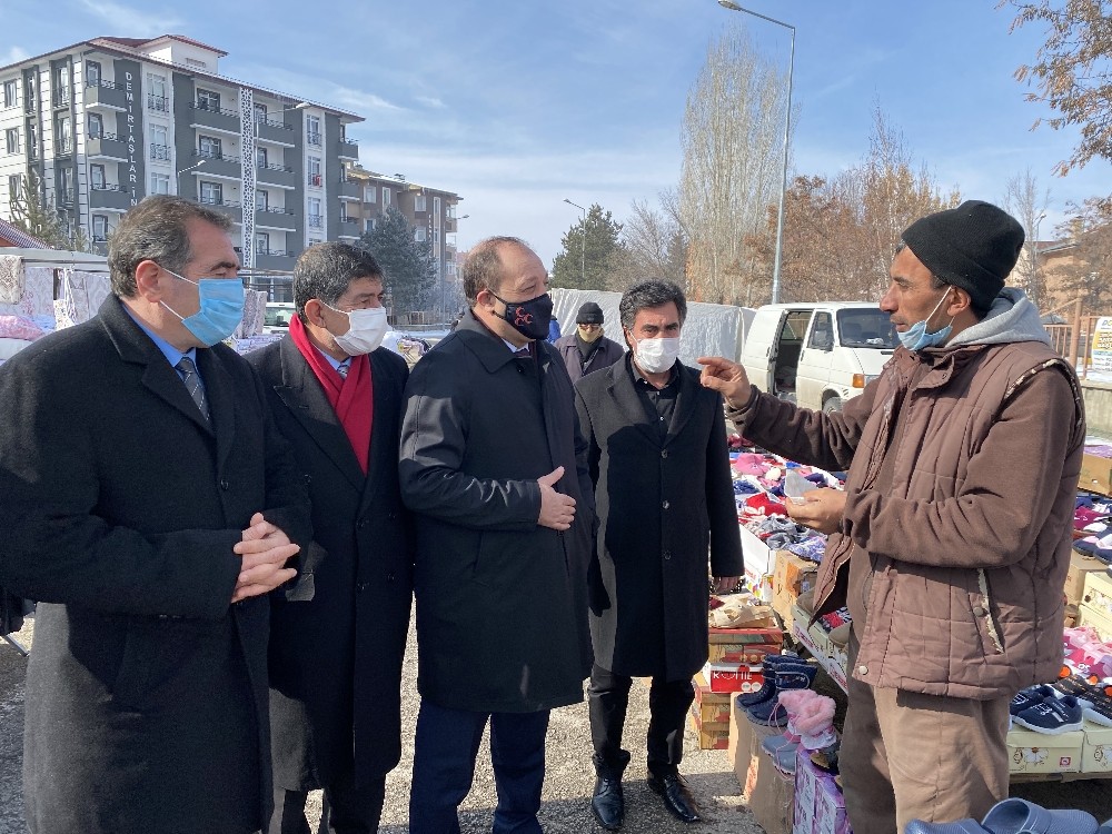 MHP İl Başkanı Karataş esnafı ziyaret etti