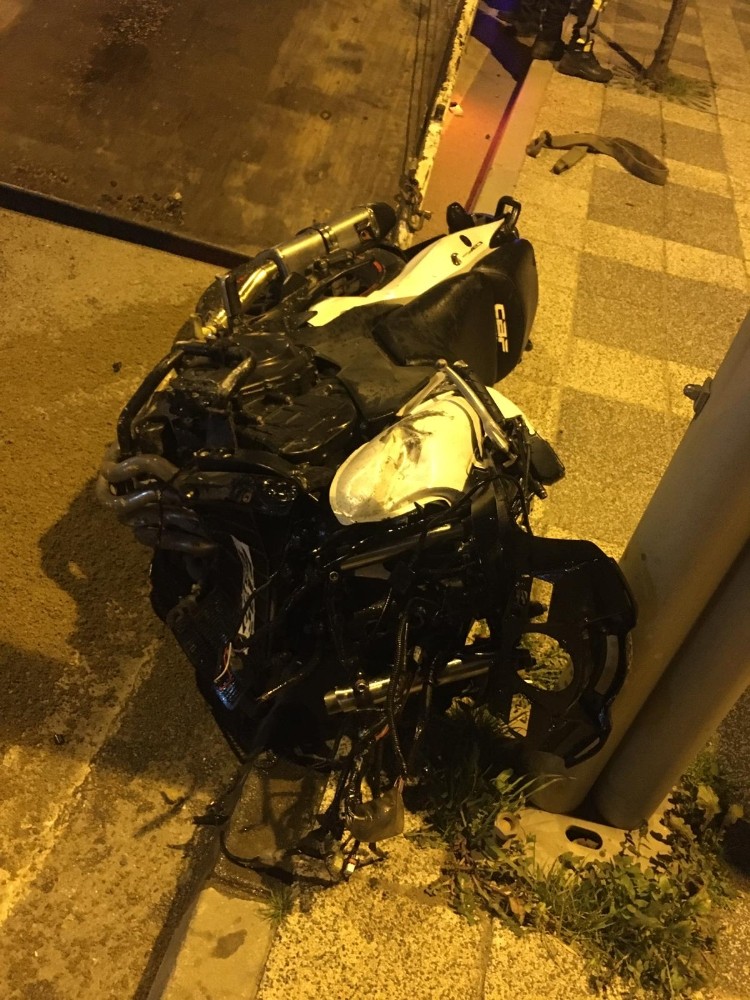 Otomobil ile motosiklet çarpıştı: 1 ağır yaralı