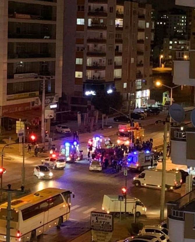 Özel harekat aracı kaza yaptı; 4’ü polis 6 kişi yaralandı