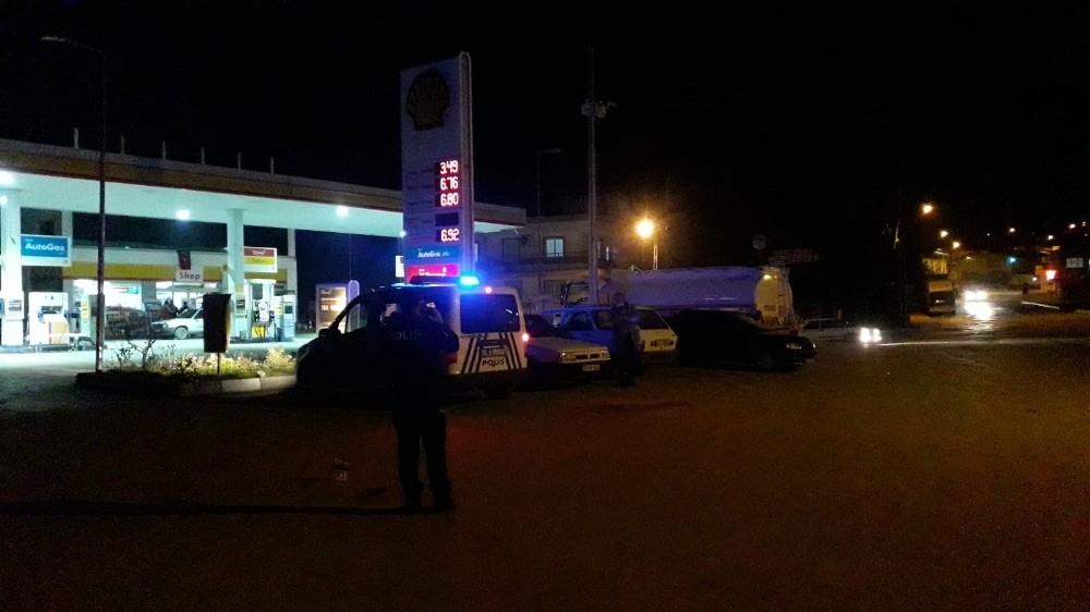 Sokağa çıkma kısıtlamasında yayaya çarpan otomobil sürücüsü kaçtı