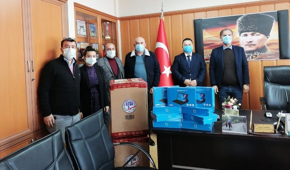 Soma Ticaret Odası’ndan öğrencilere tablet desteği